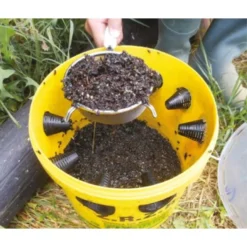 Flybuster Vliegenval Emmer 6 Liter 9 Flybuster Vliegenval Emmer 6 Liter -Pokon Winkel flybuster vliegenval emmer 6 liter 2